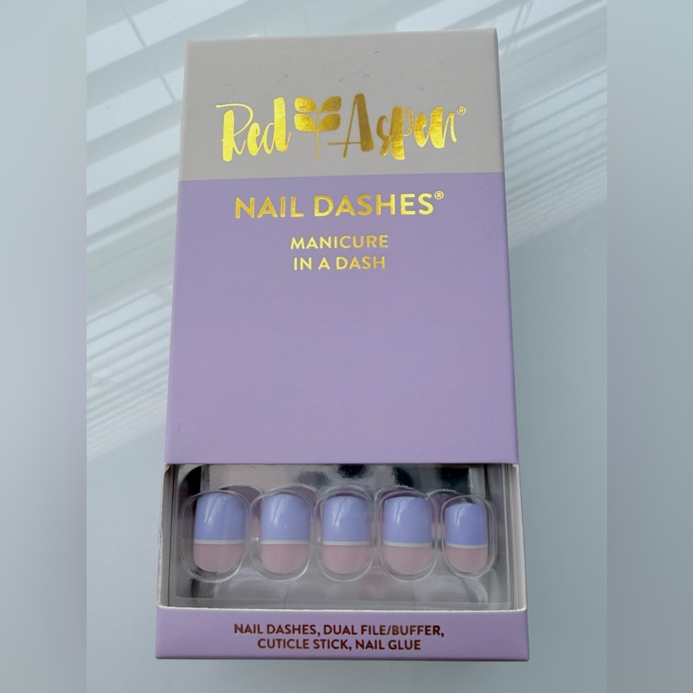 NWT Red Aspen Morning Stroll, Ramona Nail Dashes